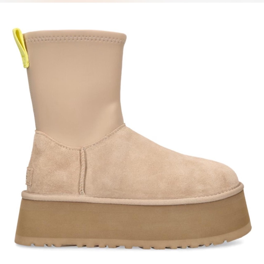 NWOB Women’s Ugg Classic Dipper Platform Boots!